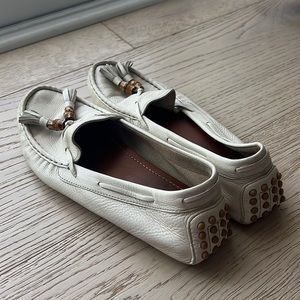 Gucci pebbled tassel loafers / moccasins